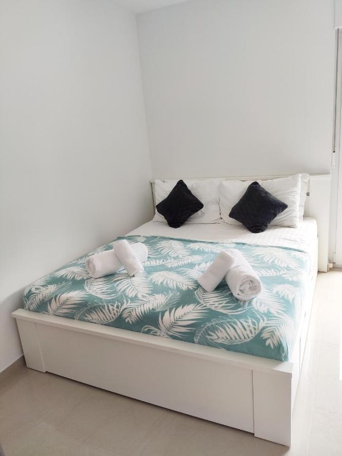 White Studio Apartman Pula Exterior photo